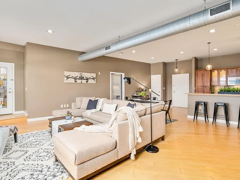 34 W Poplar Ave #402 — Photo 14
