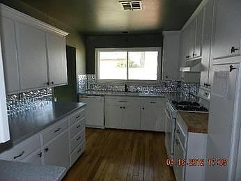3rd image of 659 W Avenue J10