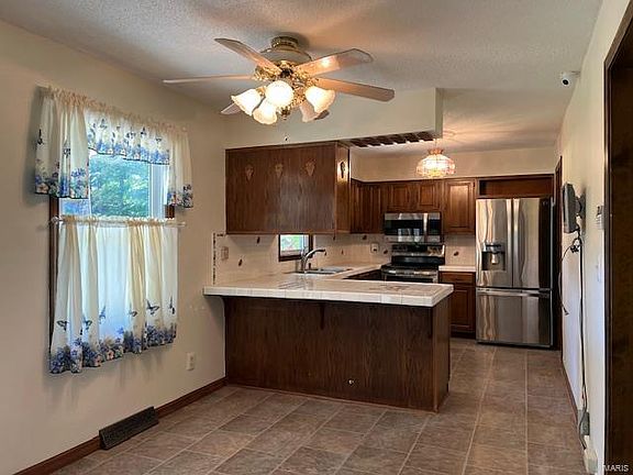 4th image of 1213 Hildale Cir