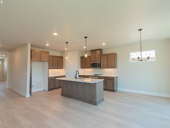 2nd image of 12314 NE 107th Way
