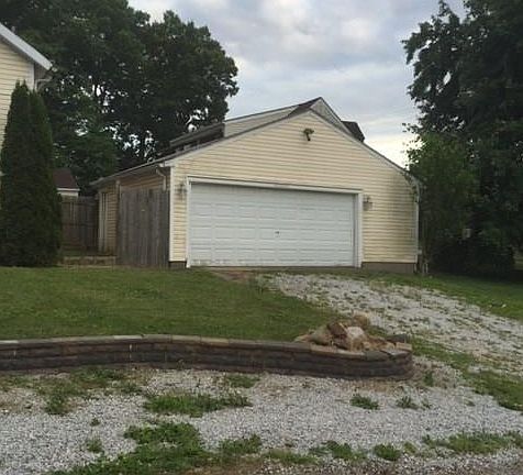 4th image of 456 Jefferson Ave