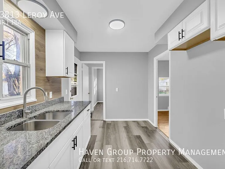 13813 Leroy Ave — Photo 10