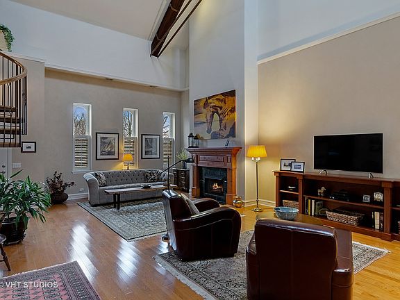 4th image of 798 Stables Court Way