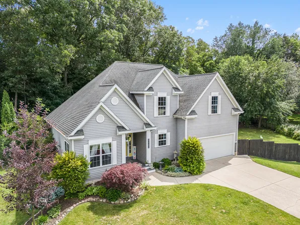 15422 Stoneridge Ct, Spring Lake, MI 49456