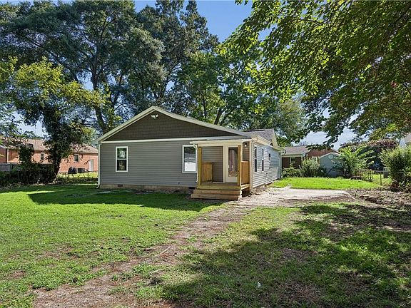 3rd image of 116 Latham Dr