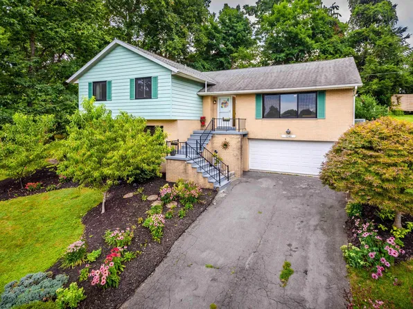 1340 Cherry Ln, Morgantown, WV 26505