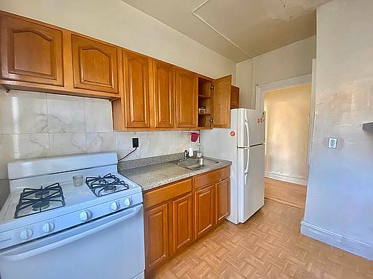 1st image of 2075 E 16th St APT 4