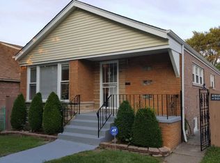9047 S Jeffery Blvd, Chicago, IL 60617