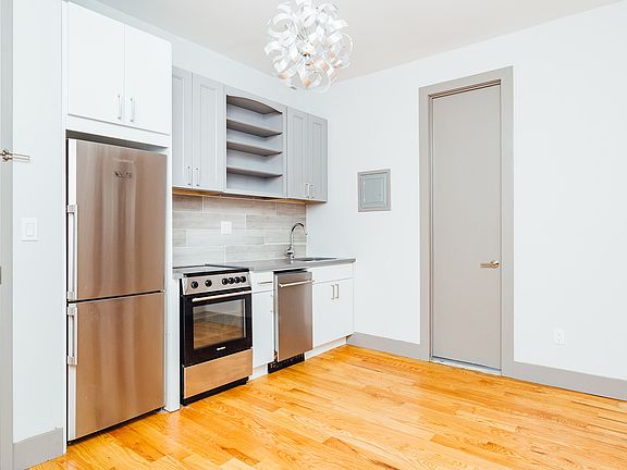 3rd image of 173 Jefferson St #2F