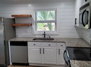 804 E 15th Ave, New Smyrna Beach, FL 32169