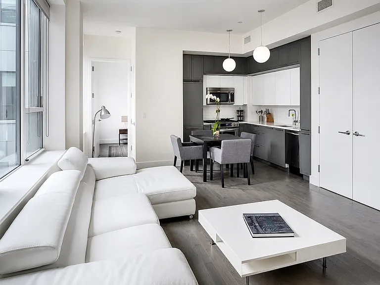 416 W 52nd St #304 — Photo 3