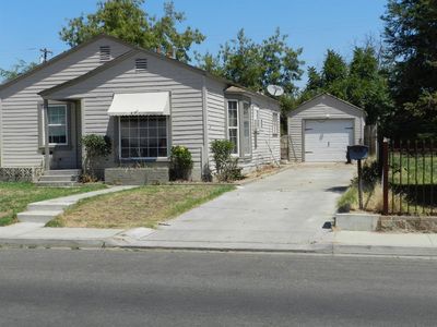 572 E Duff Ave, Reedley, CA, 93654