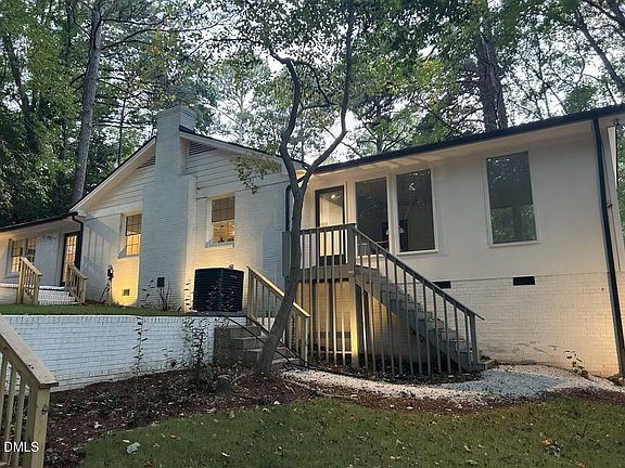 3rd image of 1409 Trailwood Dr