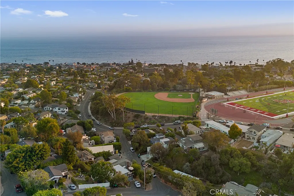 1 bed, 1.0 bath, 700 sqft, $5,800 — Photo 3