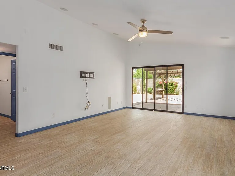 5906 E Juniper Ave — Photo 16