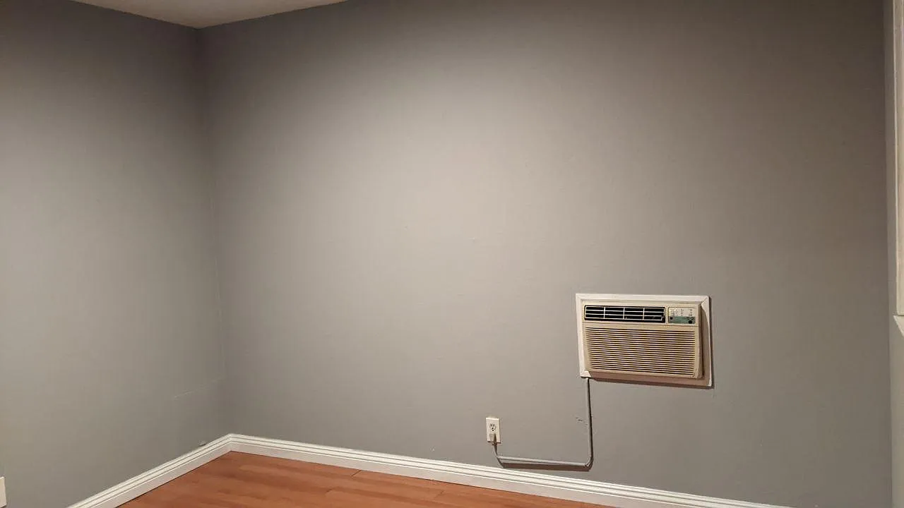 1 bed, 110 sqft, $900 — Photo 2