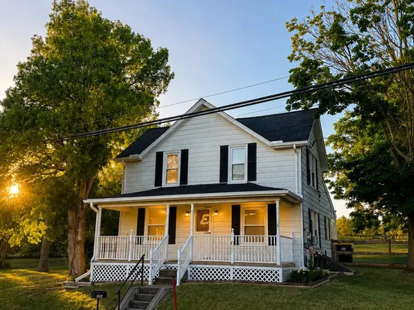 2040 Grandview Rd, Hanover, PA 17331