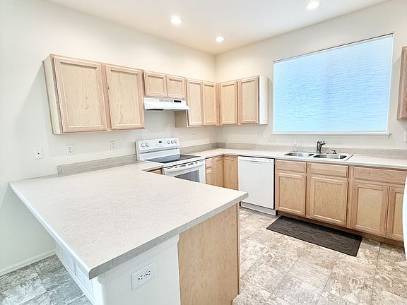 4th image of 906 Ashbrook Dr