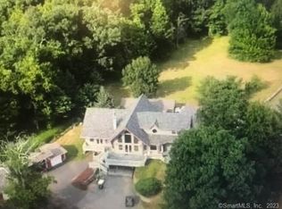 30 Lorraine Dr, Beacon Falls, CT 06403