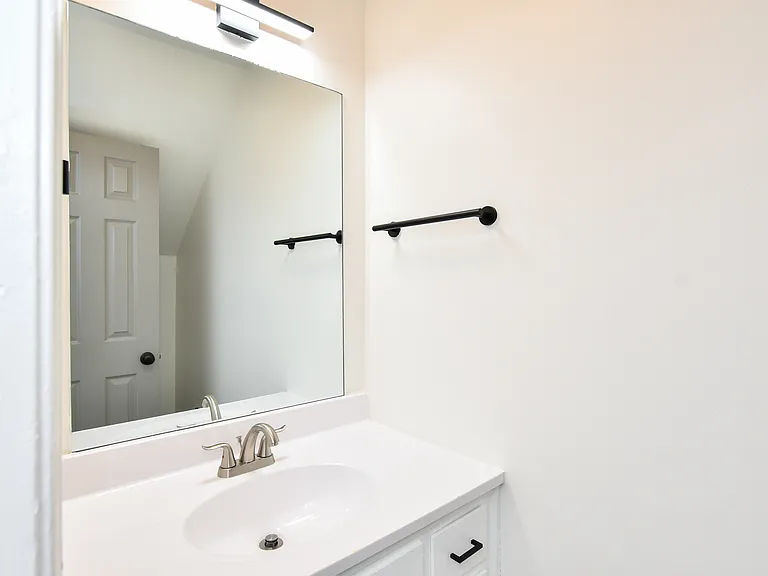 1/2 Bath 1/2 Bath