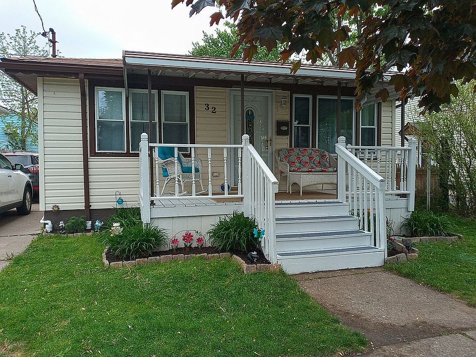 1st image of 32 Willow St