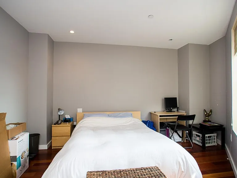 99 Broad St #8D — Photo 11