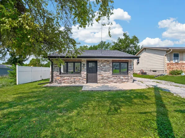 2504 E 37th St, Des Moines, IA 50317