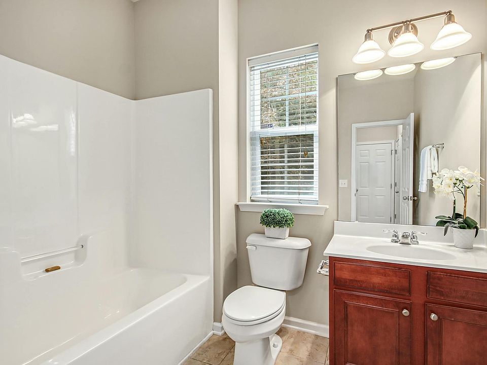 1st image of 2531 Laurelcherry St