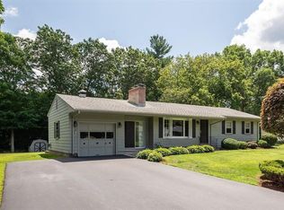12 Elizabeth St, Plainville, MA 02762