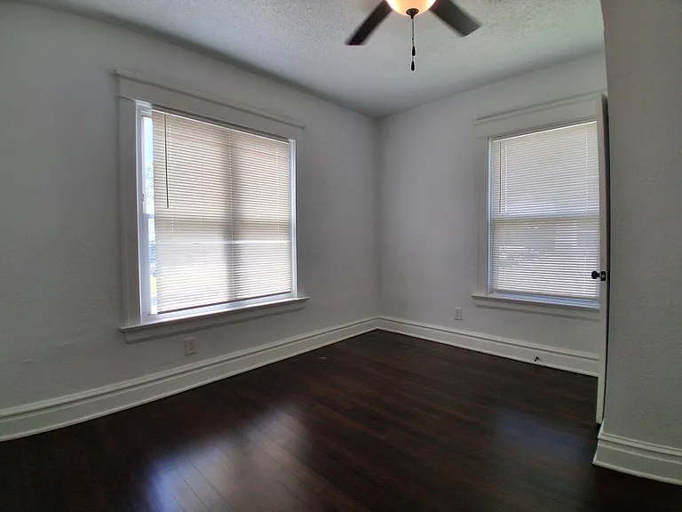 2640 Victor St — Photo 12