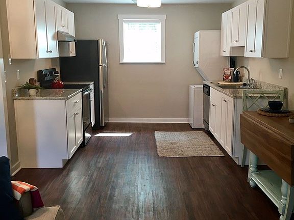 2nd image of 1005 Buist Ave APT 29