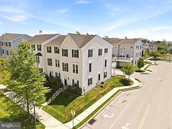 2nd image of 214 Ashburn Rd #19