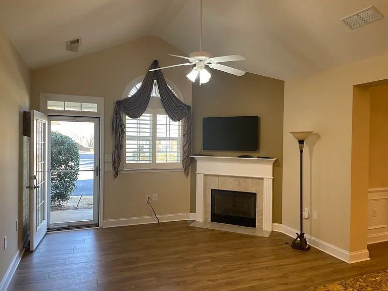 Keeping room off kitchen