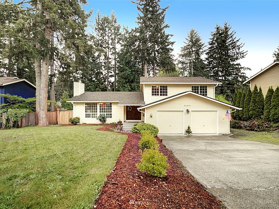 2nd image of 2104 Manorwood Drive SE