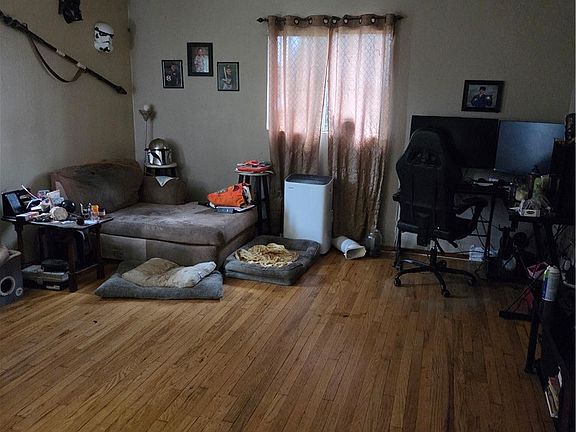 3rd image of 1209 Marin St