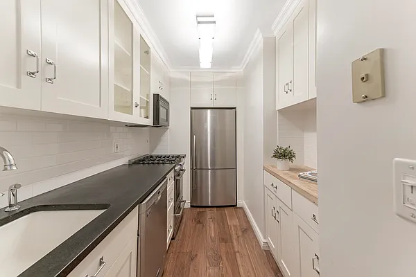 Sold by Compass | media 17