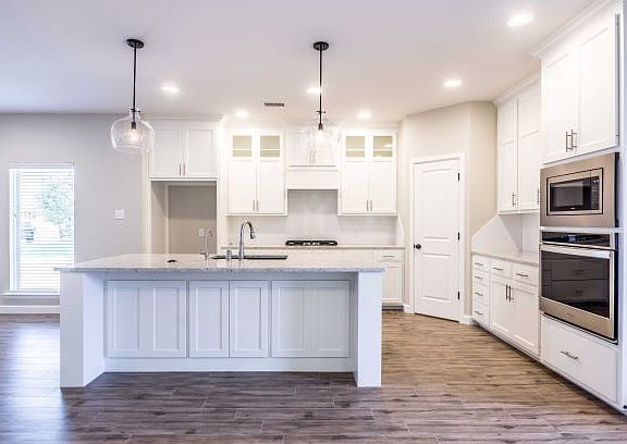 4th image of 6015 Lampasas Dr