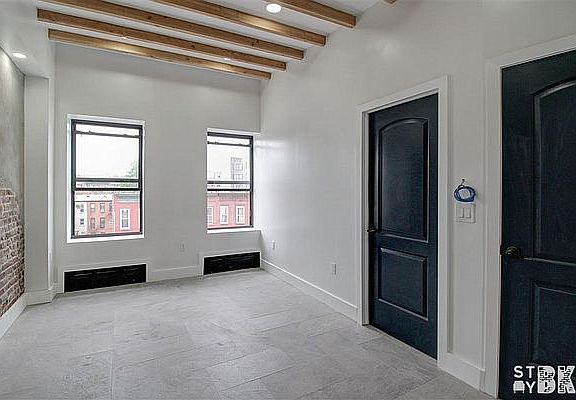 4th image of 509 Van Buren St #4C