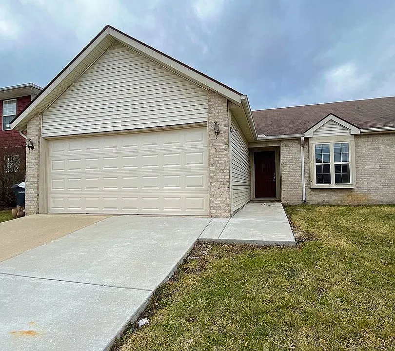 3520 Thornhill Cir E