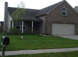 721 Bluff Creek Dr, Fortville, IN 46040