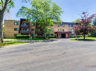 2604 N Windsor Dr Unit 204, Arlington Heights, IL 60004