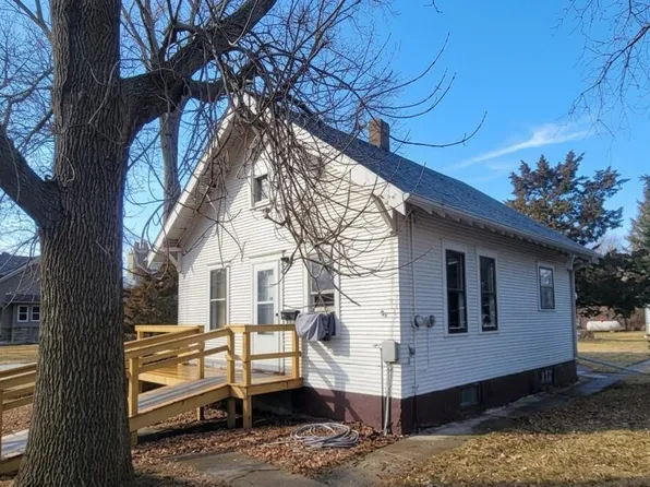 109 E 5th St, Hosmer, SD 57448