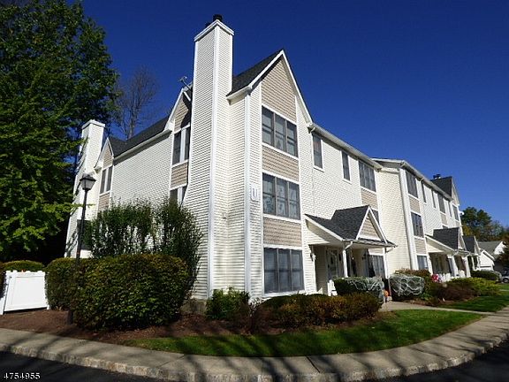 2nd image of 42 Portsmouth Ct #42