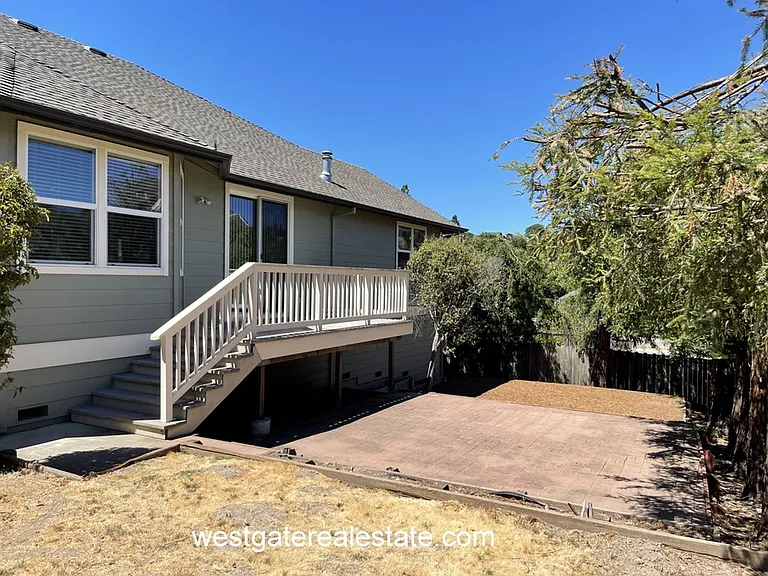 786 El Paseo Dr — Photo 23