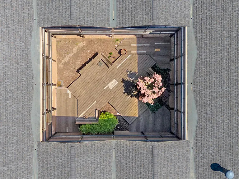 250 Little St #C204 — Photo 15