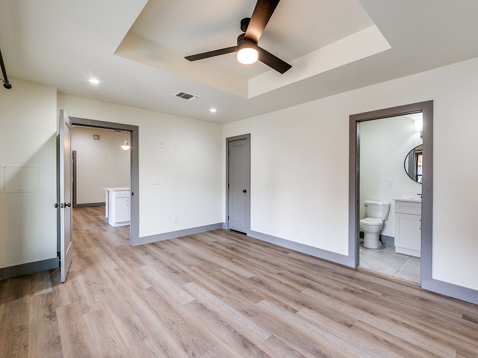 1st image of 206 E Lullwood Ave #C