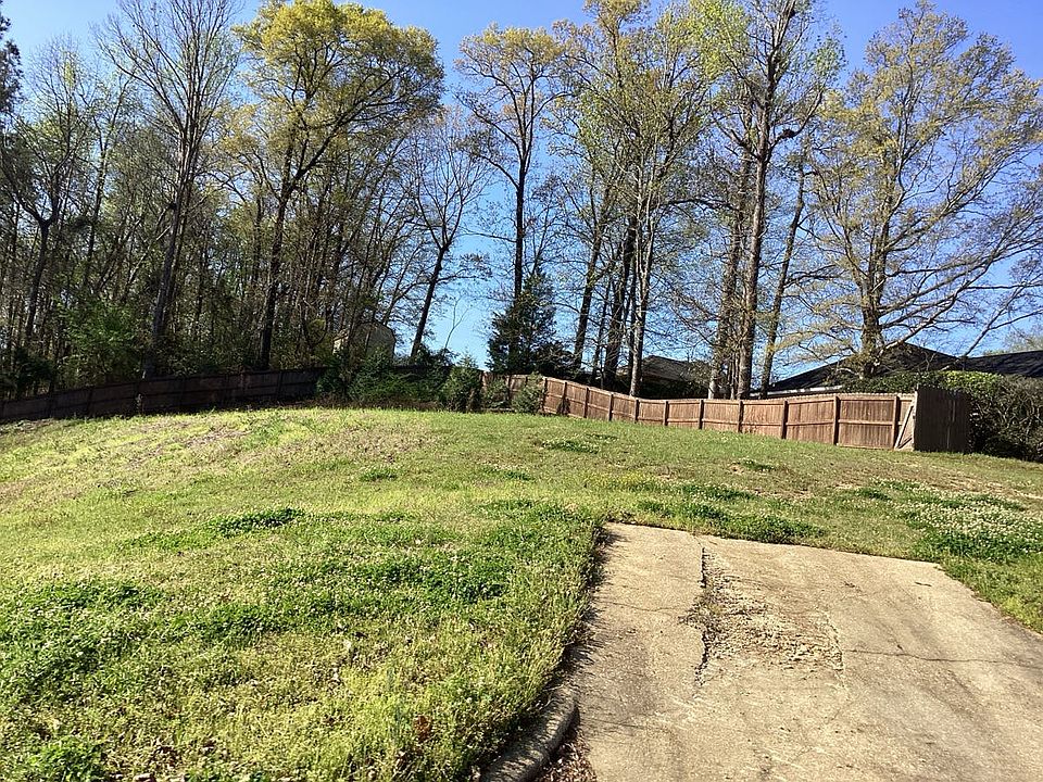 1st image of 138 Lakebend Dr