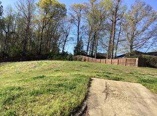 138 Lakebend Dr, Elmore, AL 36025