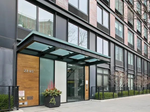 21-45 44th Drive image 7 of 12