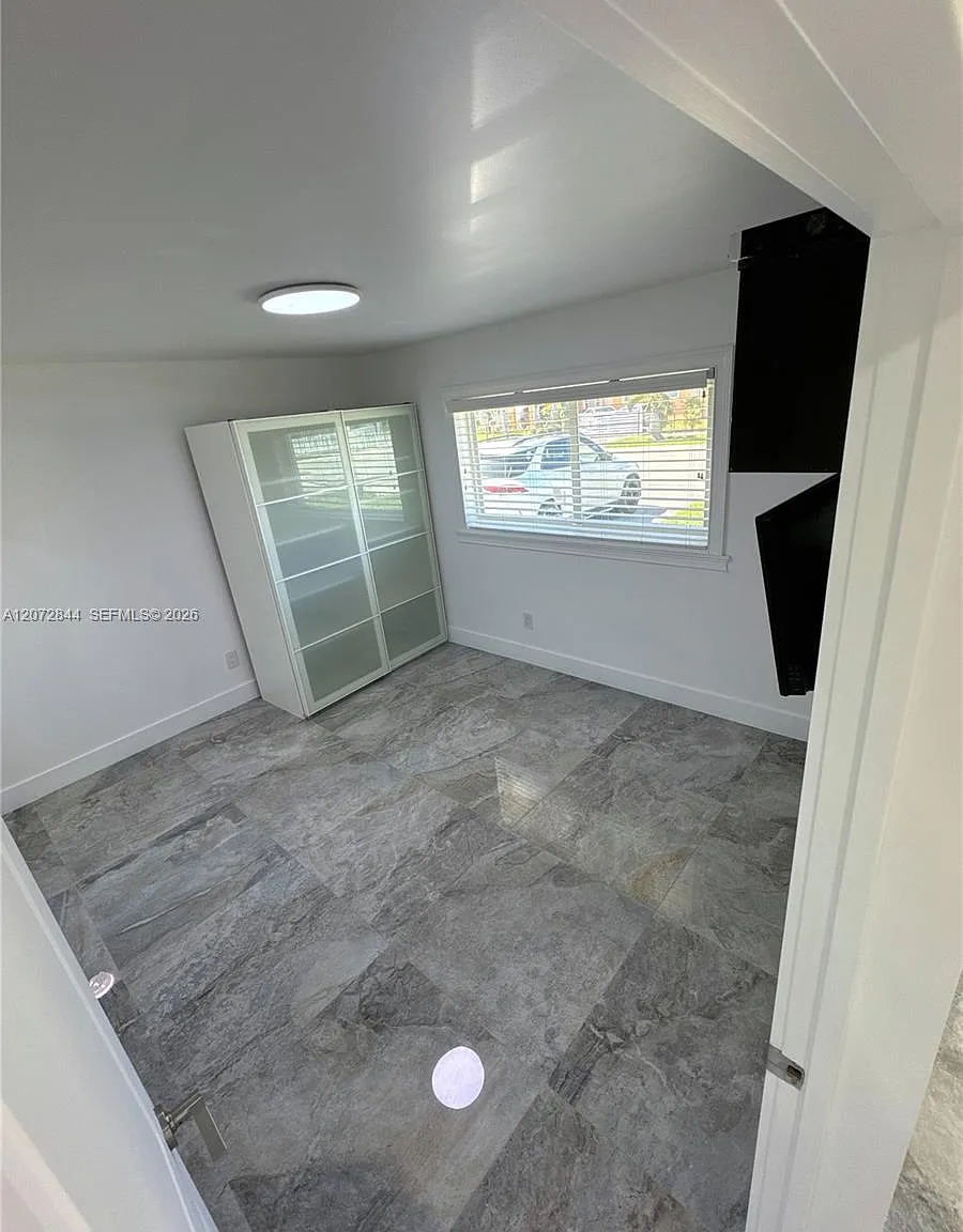 Carol City Lake Steven Es — Photo 4